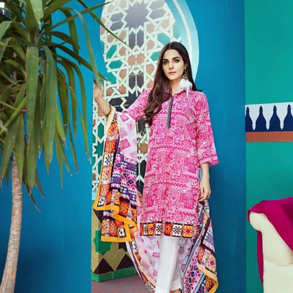 🕌 Khaadi Pret Lawn Kurta in Fuchsia Print